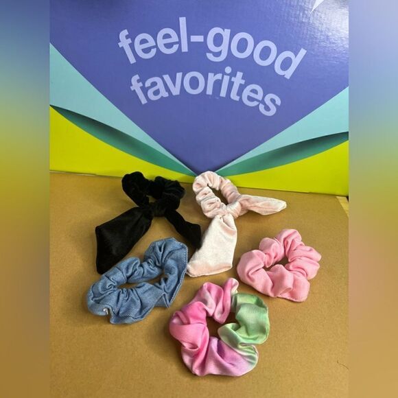 💥 Scrunchies   - Picture 1 of 7